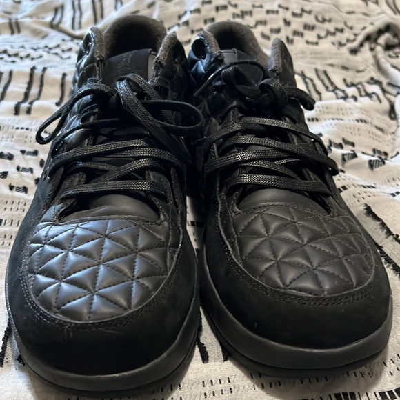 Jordan’s size 12 - Picture 2 of 6